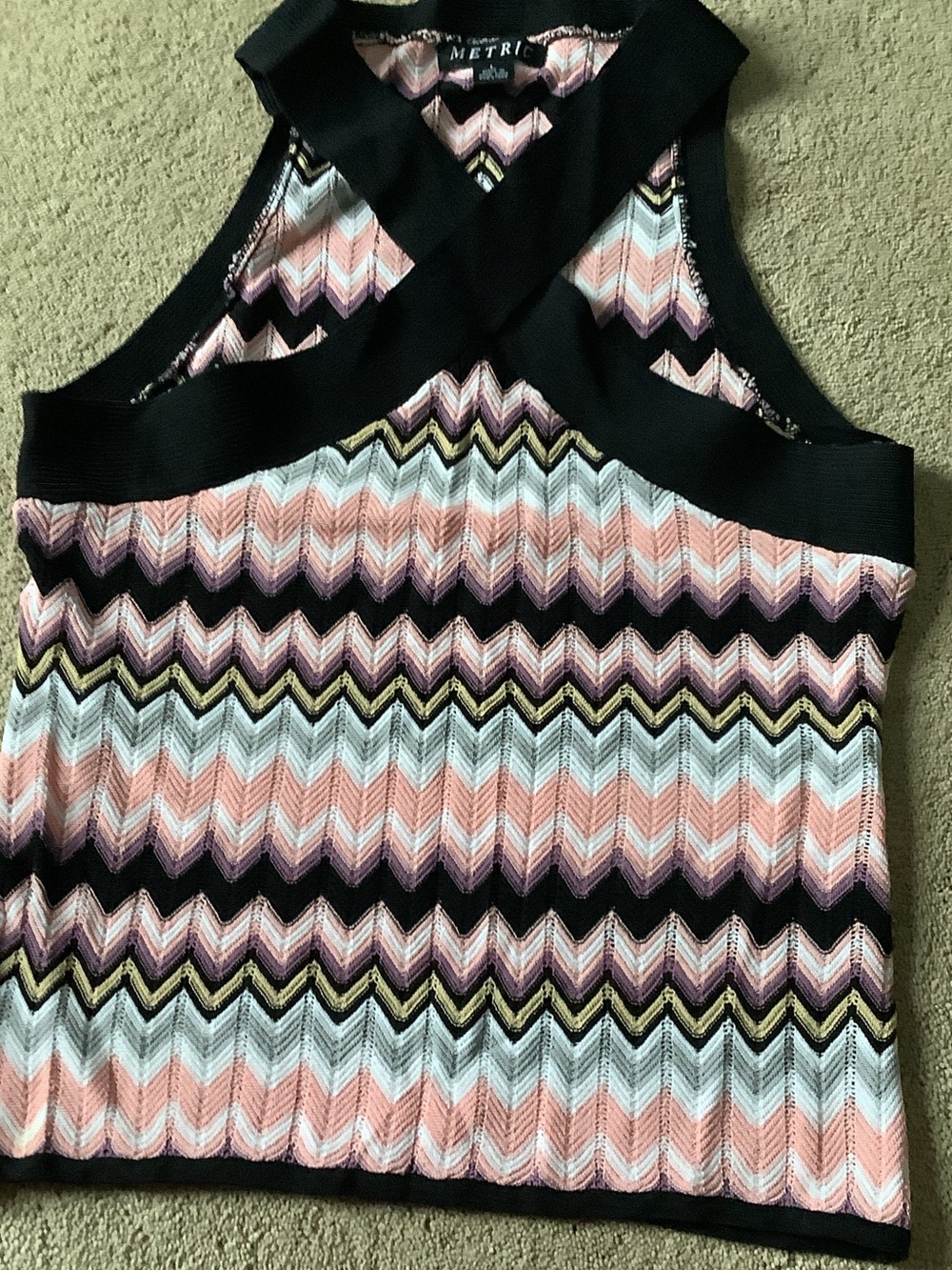 METRI Chevron Knit Sleeveless Tank in Pink & Black